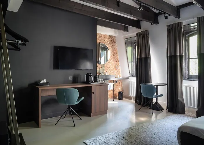 Boutique Oosteinde 3*