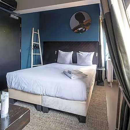 Boutique Oosteinde 3*