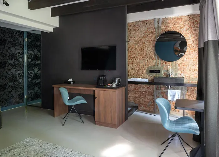 Boutique Oosteinde 3*