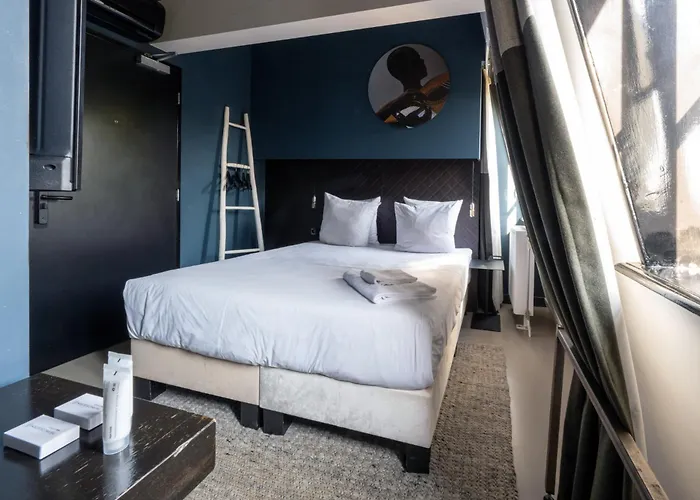 Boutique Oosteinde 3*