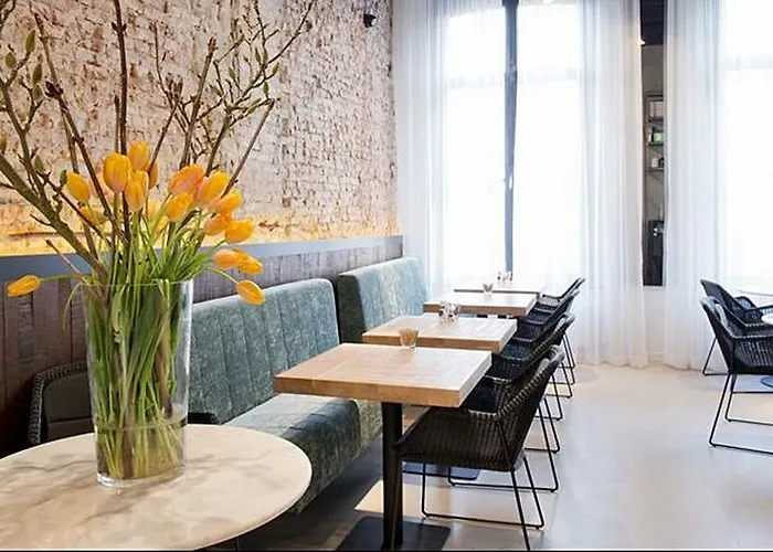 Boutique Oosteinde 3*